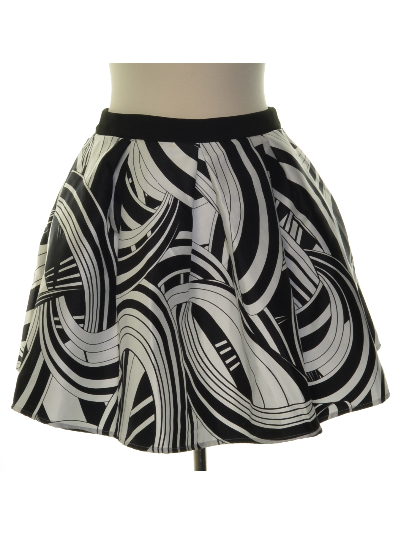 Juniors black hotsell pleated skirt